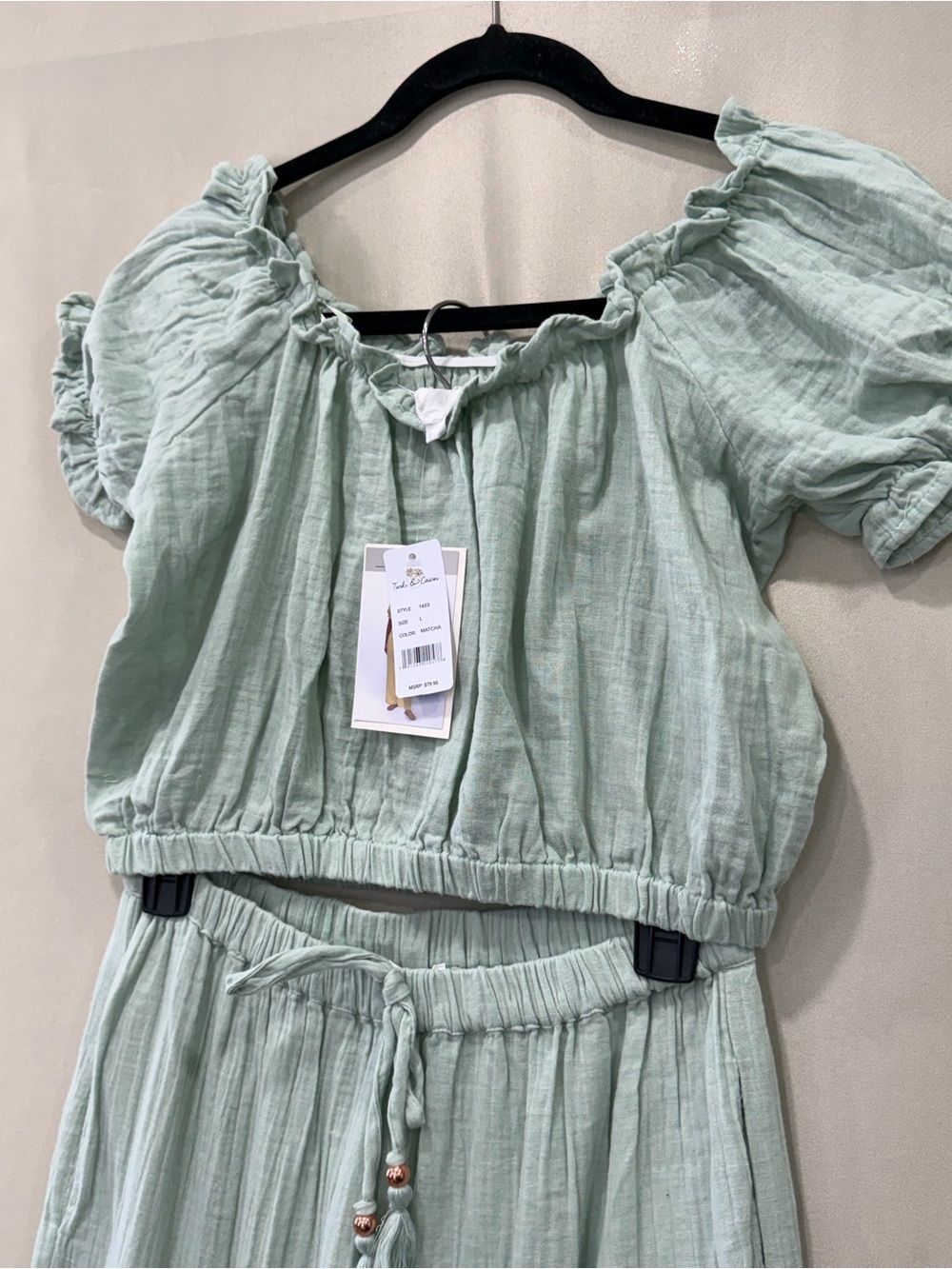 Woman Sage Green Two-Piece Puff Sleeve Top & Maxi Skirt Set - Picture 2 of 13